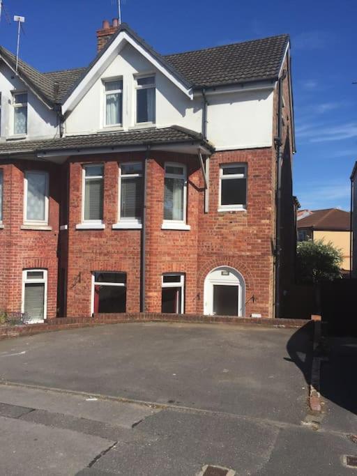 Spacious 5 Large Bedroom Victorian House - Beach 2 Miles Poole Exteriör bild