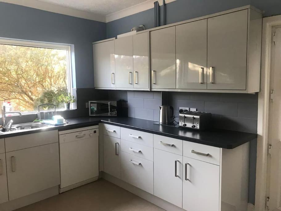 Spacious 5 Large Bedroom Victorian House - Beach 2 Miles Poole Exteriör bild
