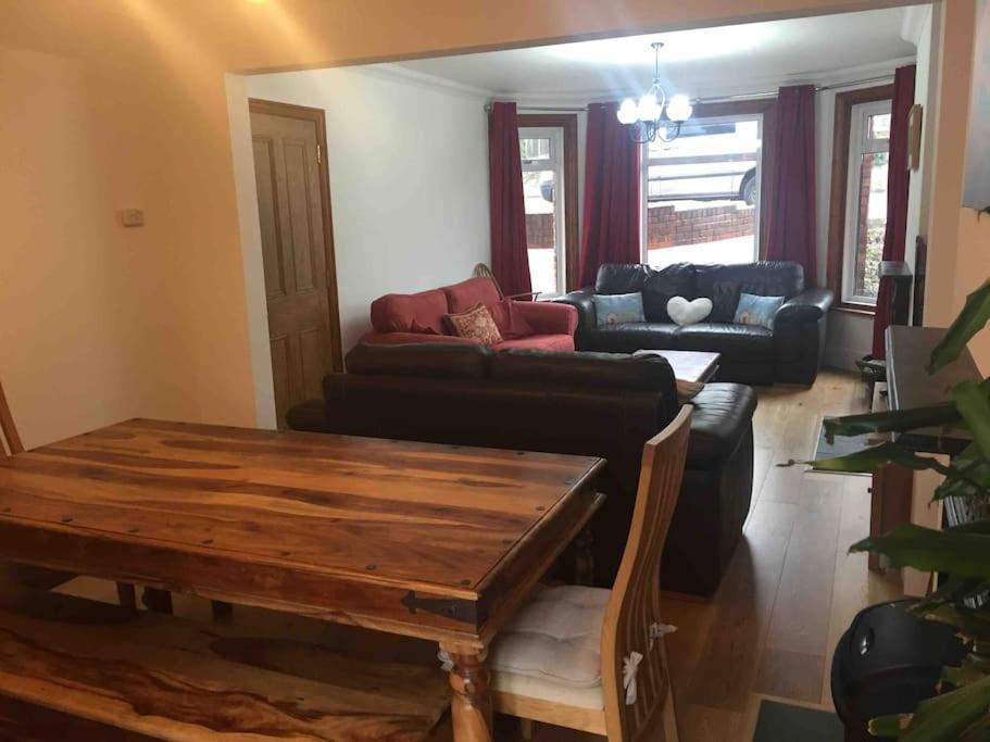 Spacious 5 Large Bedroom Victorian House - Beach 2 Miles Poole Exteriör bild