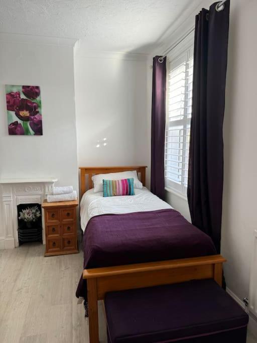 Spacious 5 Large Bedroom Victorian House - Beach 2 Miles Poole Exteriör bild
